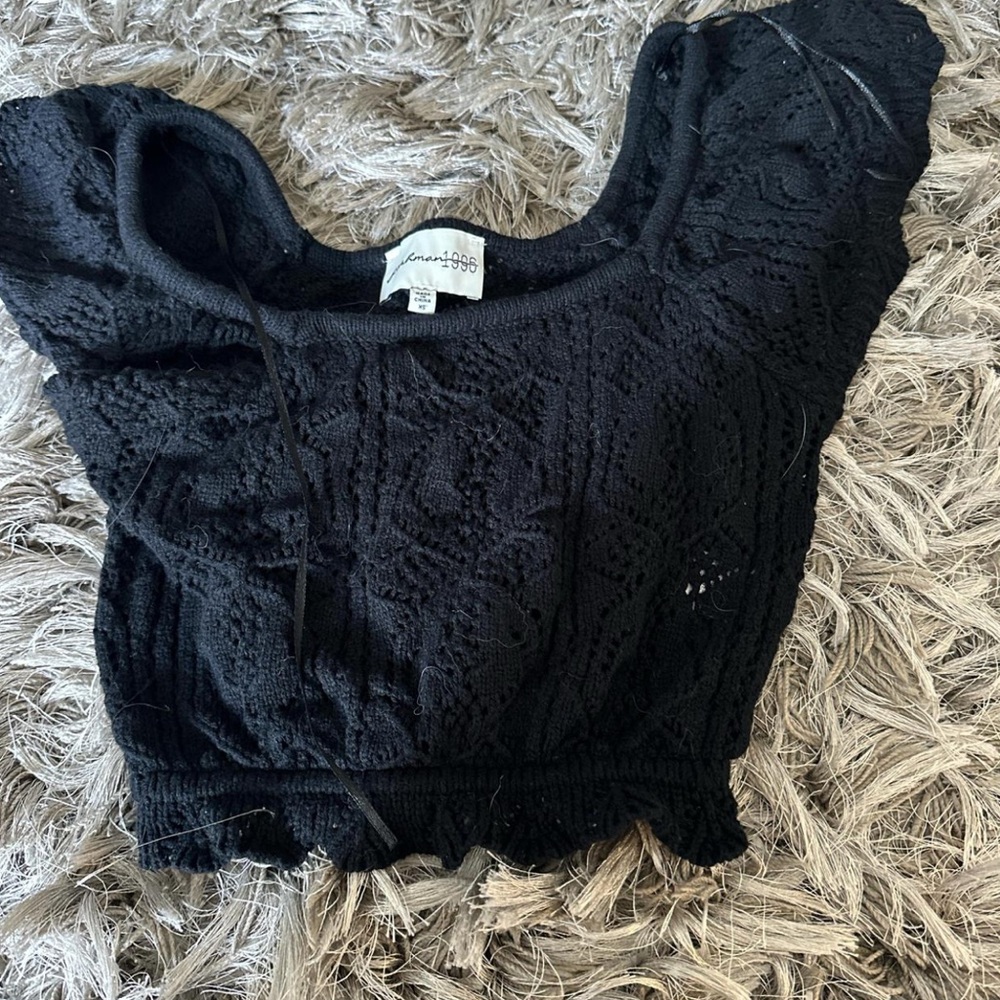 Black crochet crop top